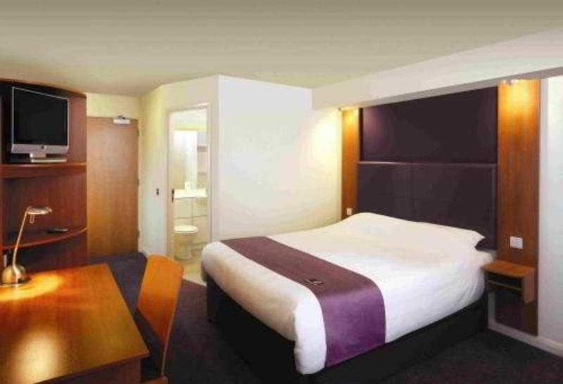 Premier Inn Manchester Airport Runger Lane South Buitenkant foto